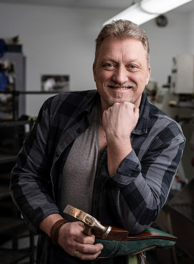 Maßschuhe & Schuhreparatur in Heidenheim, Aalen & Ulm: Volker Schmid, Schuhmachermeister. Rahmengenähte Schuhe in Handarbeit.